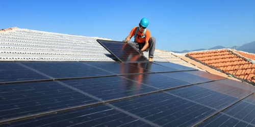 光伏硅料價格半年飆漲超140%引熱議，產業鏈安全成為行業核心議題