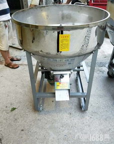 飼料攪拌機(jī)選購指南 聚焦200斤青蛙牛蛙飼料拌料機(jī)與平口玉米顆?；旌蠙C(jī)